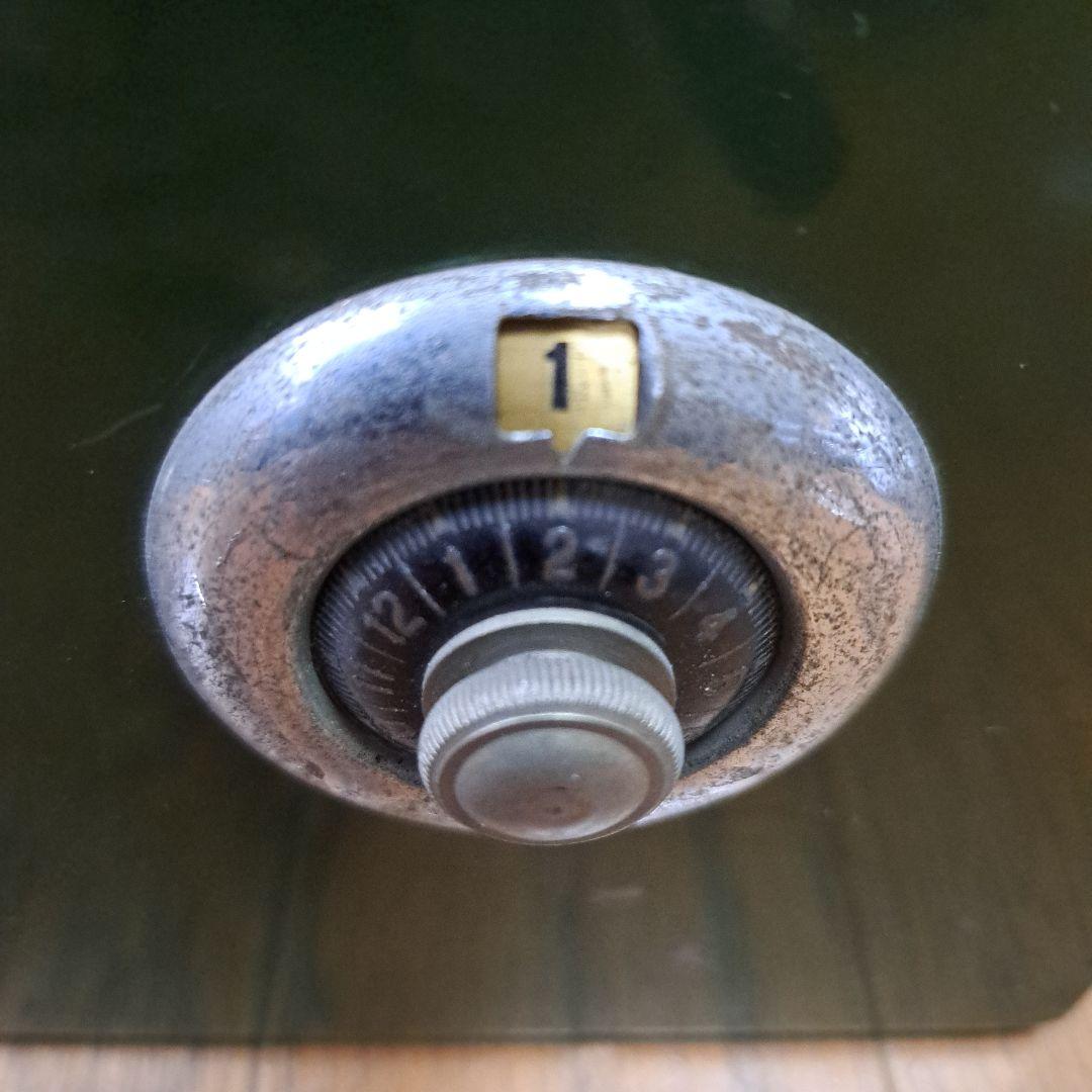 レトロ・アンティーク手提げ金庫 カギ付き