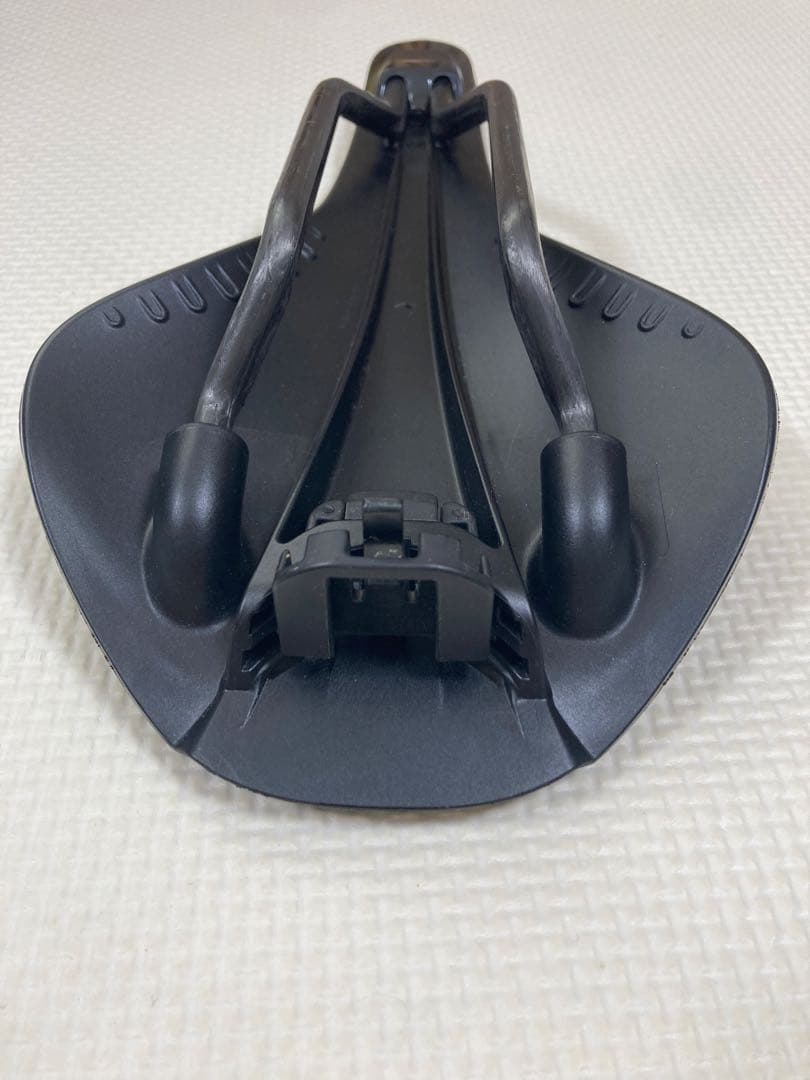 【フィジーク】アンタレス　ヴァーサス　エボ R1 アダプティブ