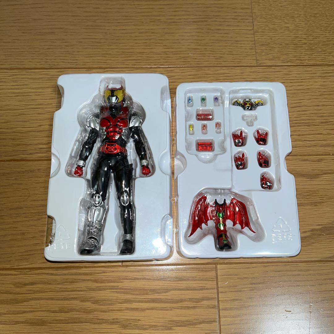 SHFiguarts 仮面ライダー キバ　フィギュア