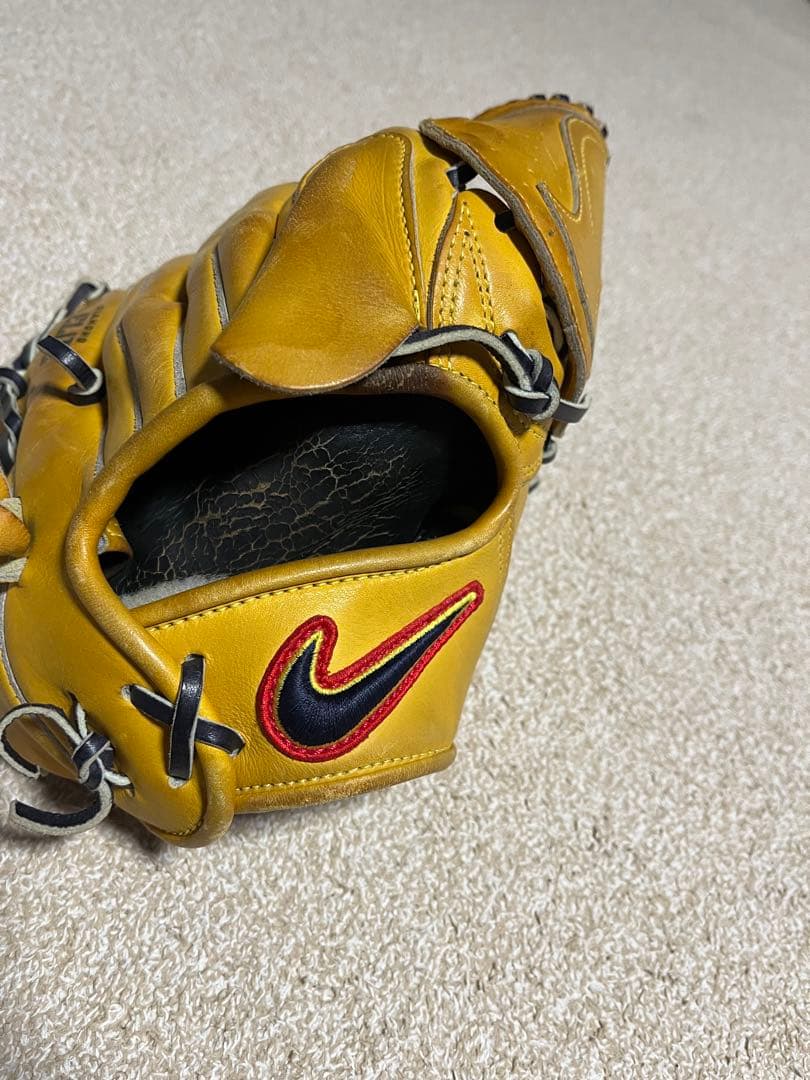 Nike Elite 野球グローブ イエロー