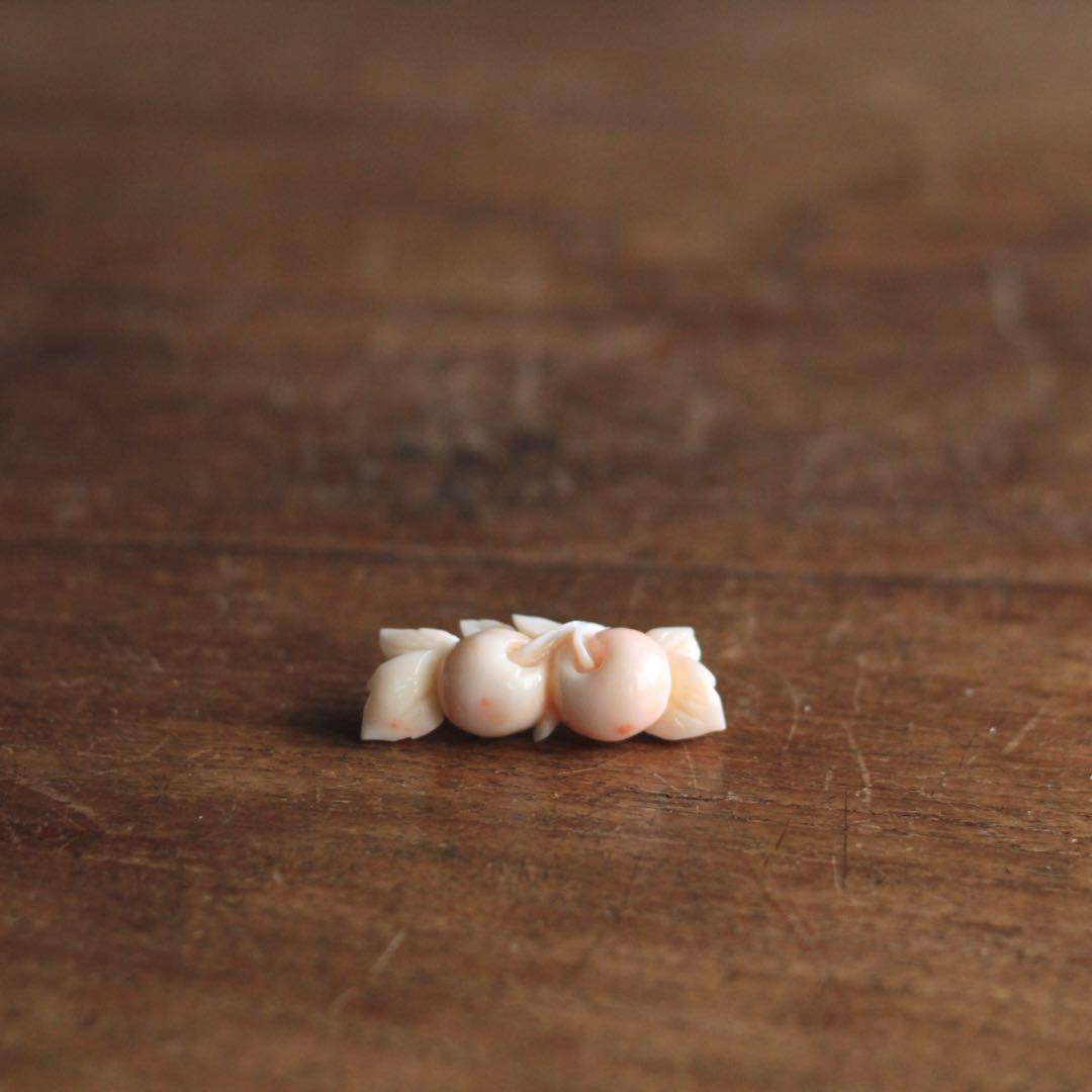 アンティーク 珊瑚 帯留 二分紐用 さくらんぼ 和装小物 アンティーク着物