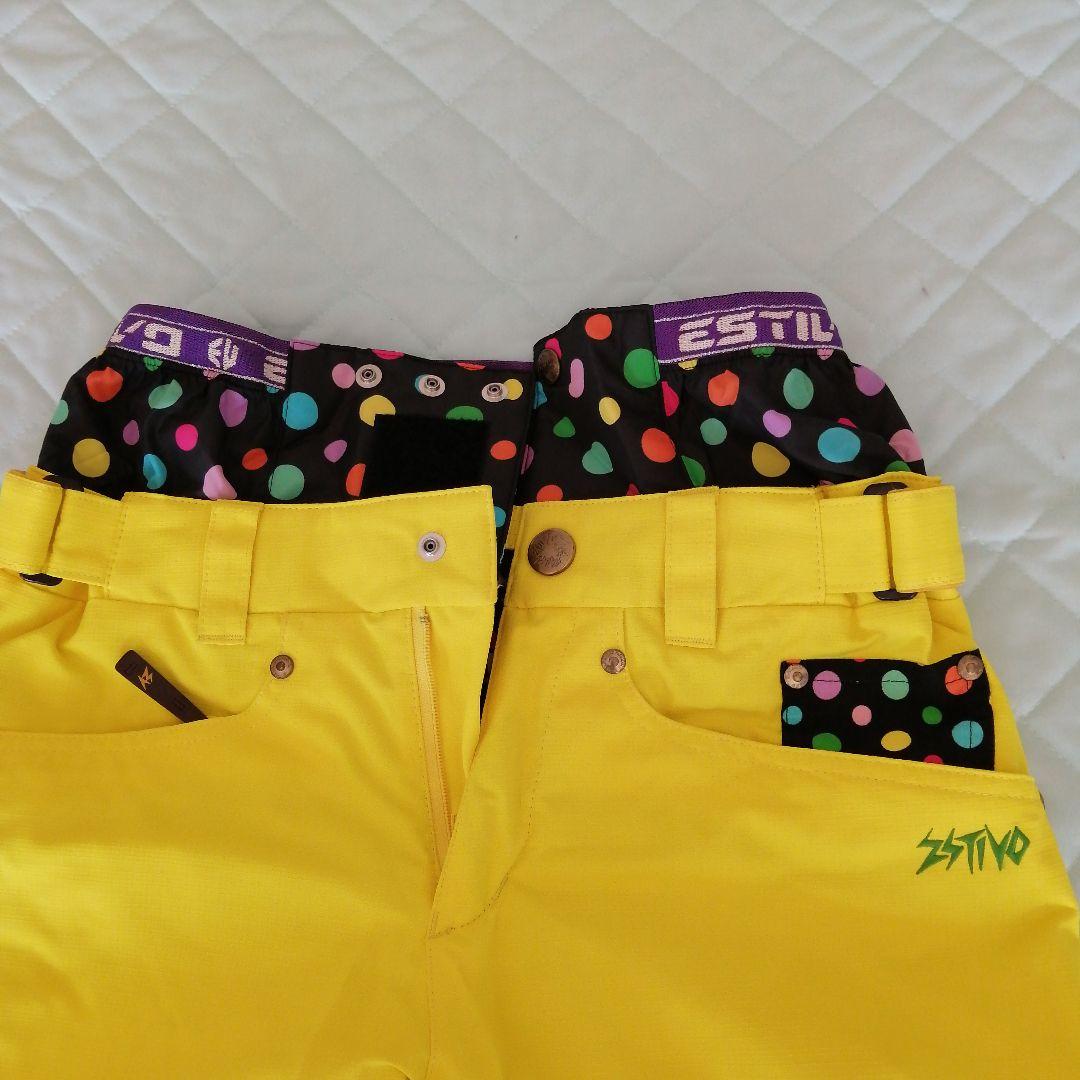 スノボーやスキーウエアーのパンツです。ご購入ください。