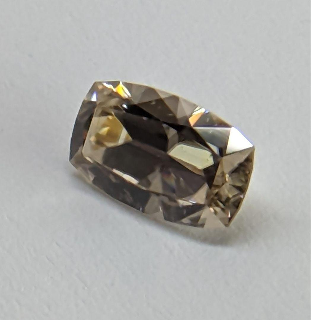 ハーツレンジ産 天然ジルコン 2.5ct ルース