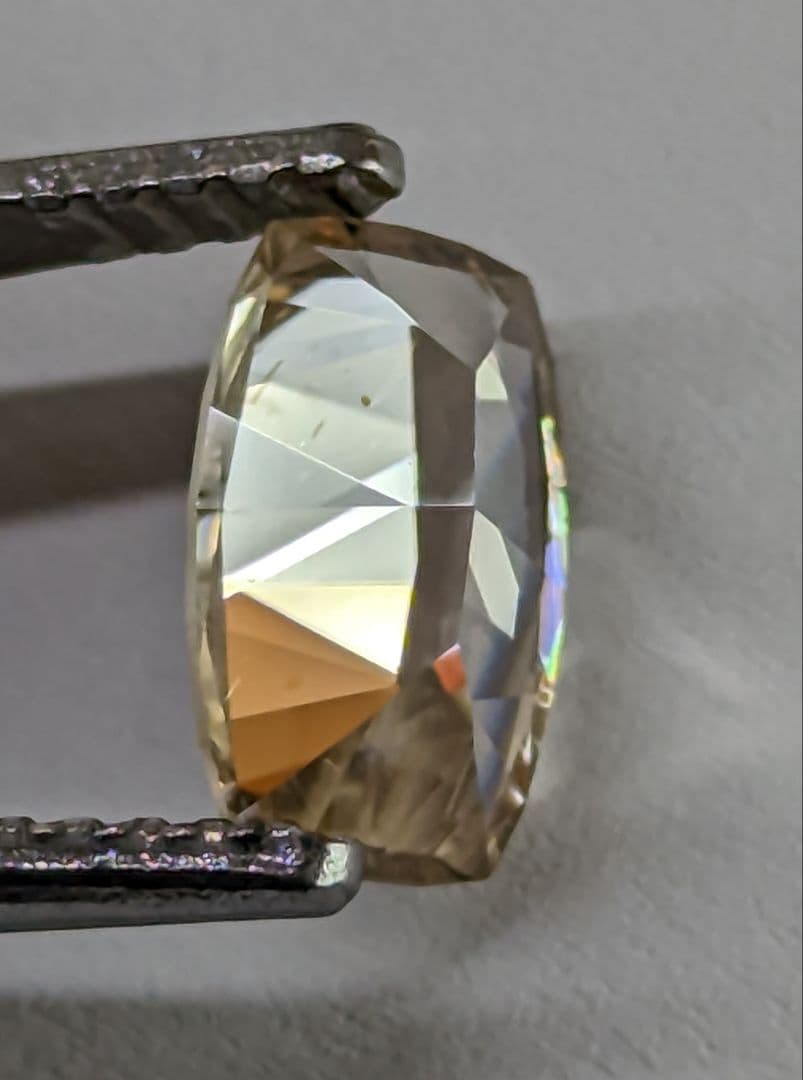 ハーツレンジ産 天然ジルコン 2.5ct ルース