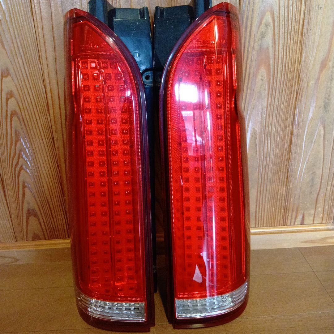 ハイエース ステラファイブ テールライト 希少 傷あり ジャンク