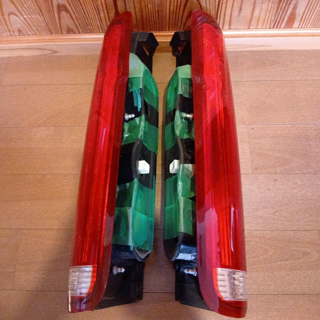 ハイエース ステラファイブ テールライト 希少 傷あり ジャンク