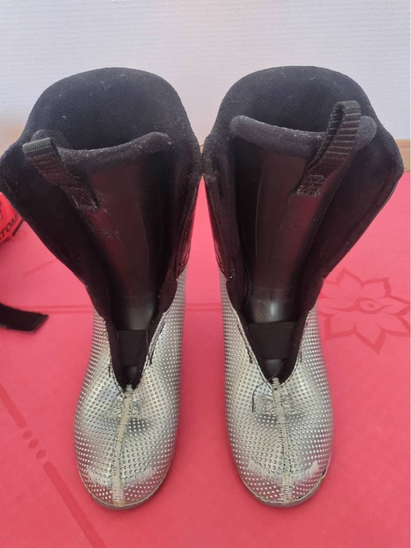 アトミック　スキーブーツ　ATOMIC JR65 267mm 22〜22.5㎝