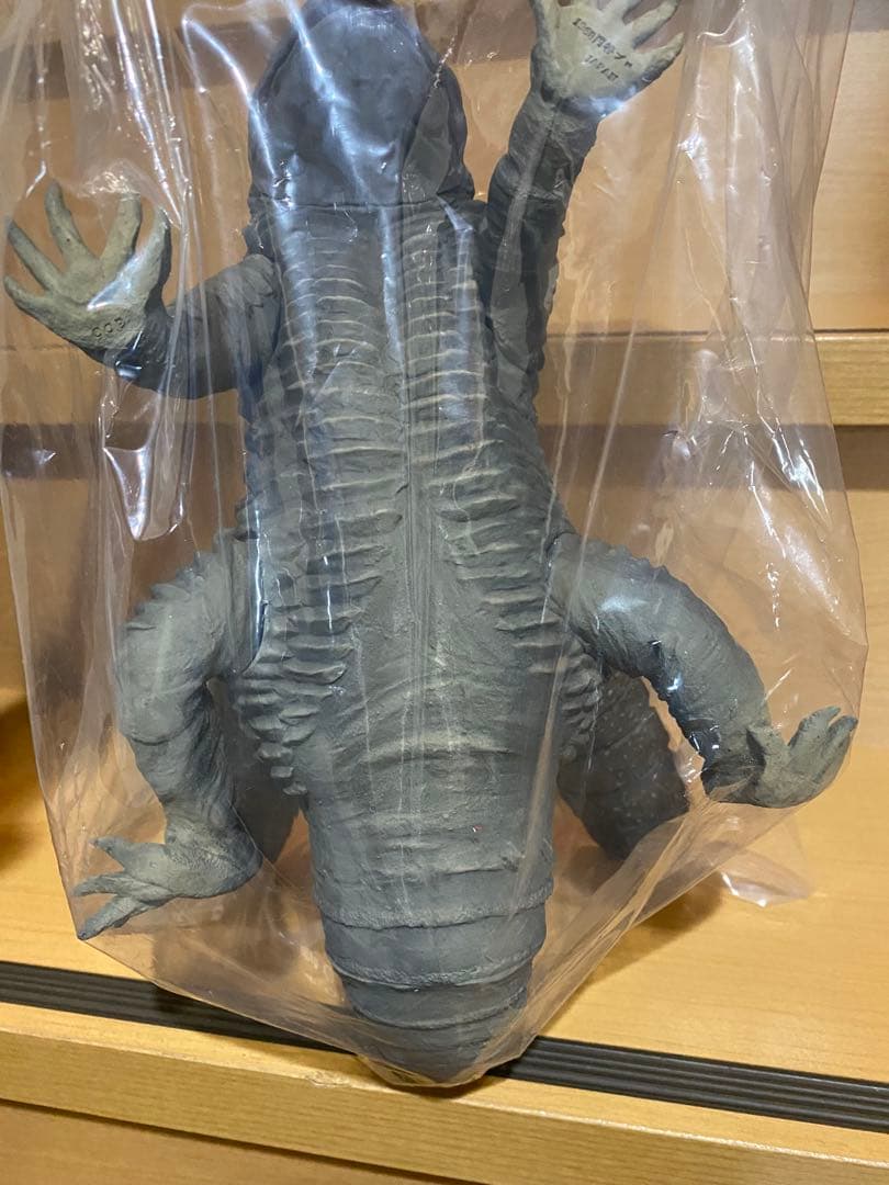 毒ガス怪獣ケムラー 500個限定 ccp ウルトラマン フィギュア