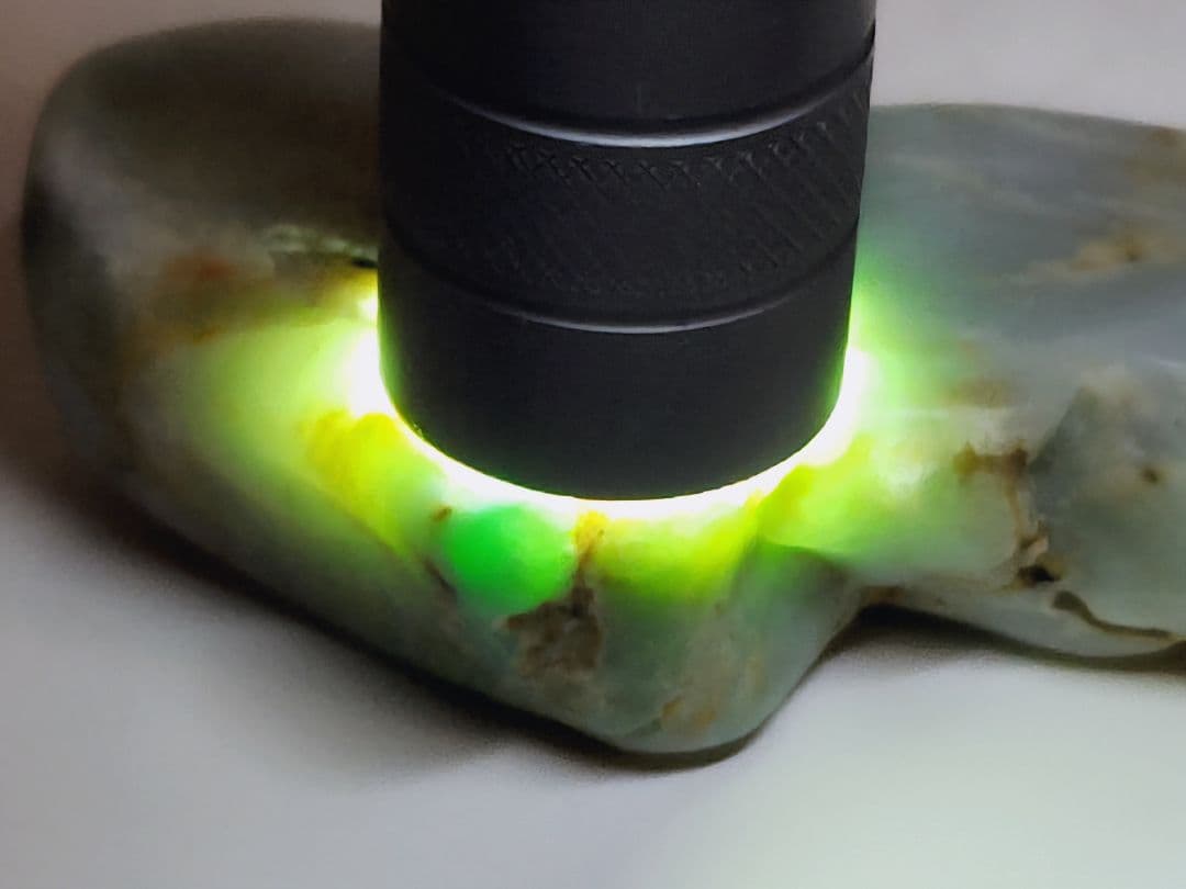 白緑 78g 翡翠 ヒスイ 原石 鑑賞石 自然石 誕生石 鉱物 鉱石 水石