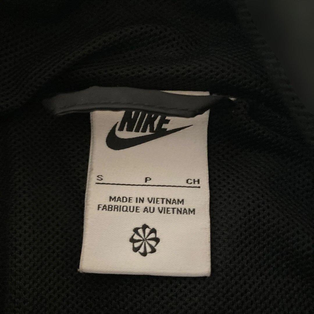 ナイキ Nike ウィンドランナー　オールブラック　Sサイズ