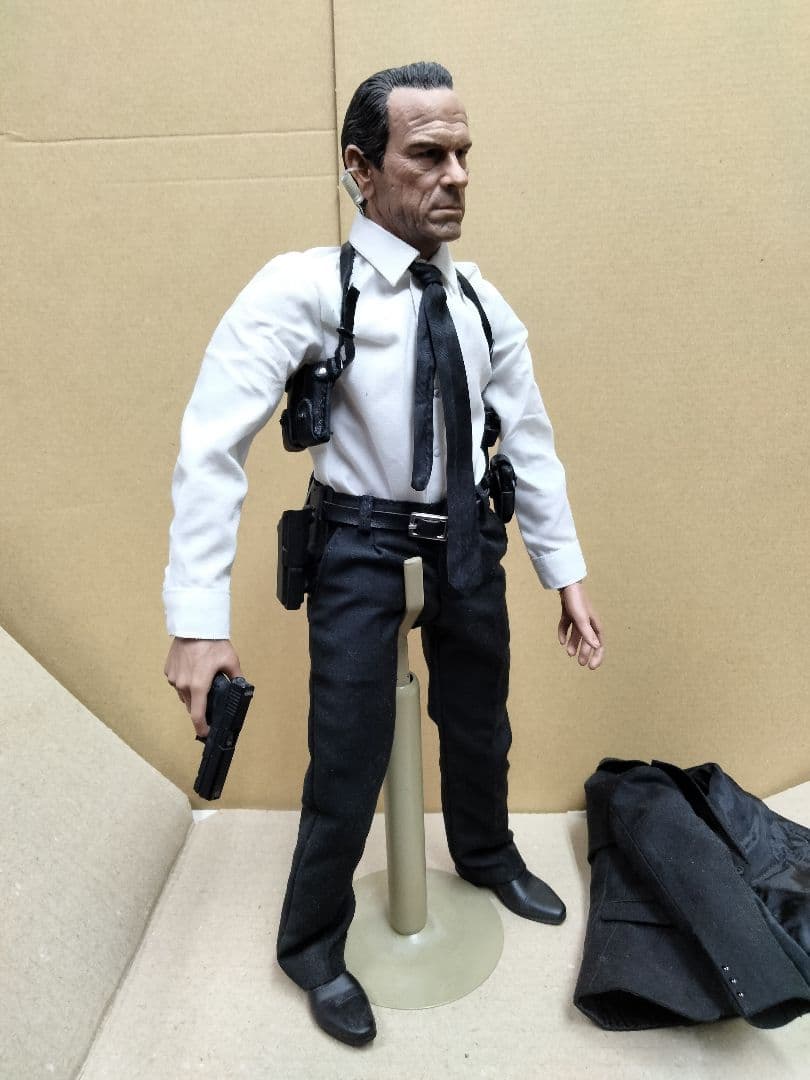 1/6 フィギュア　トミーリー・ジョーンズ　連邦保安官　追跡者