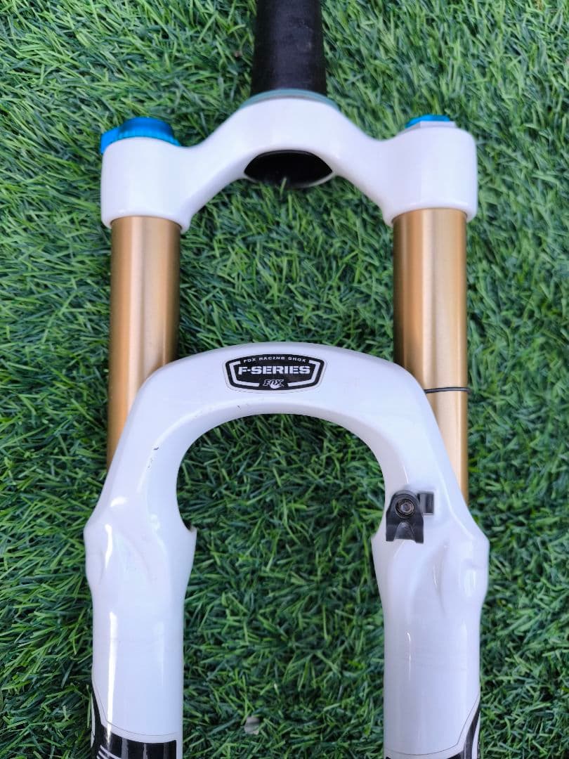 FOX エアサスペンションフォーク F-Series