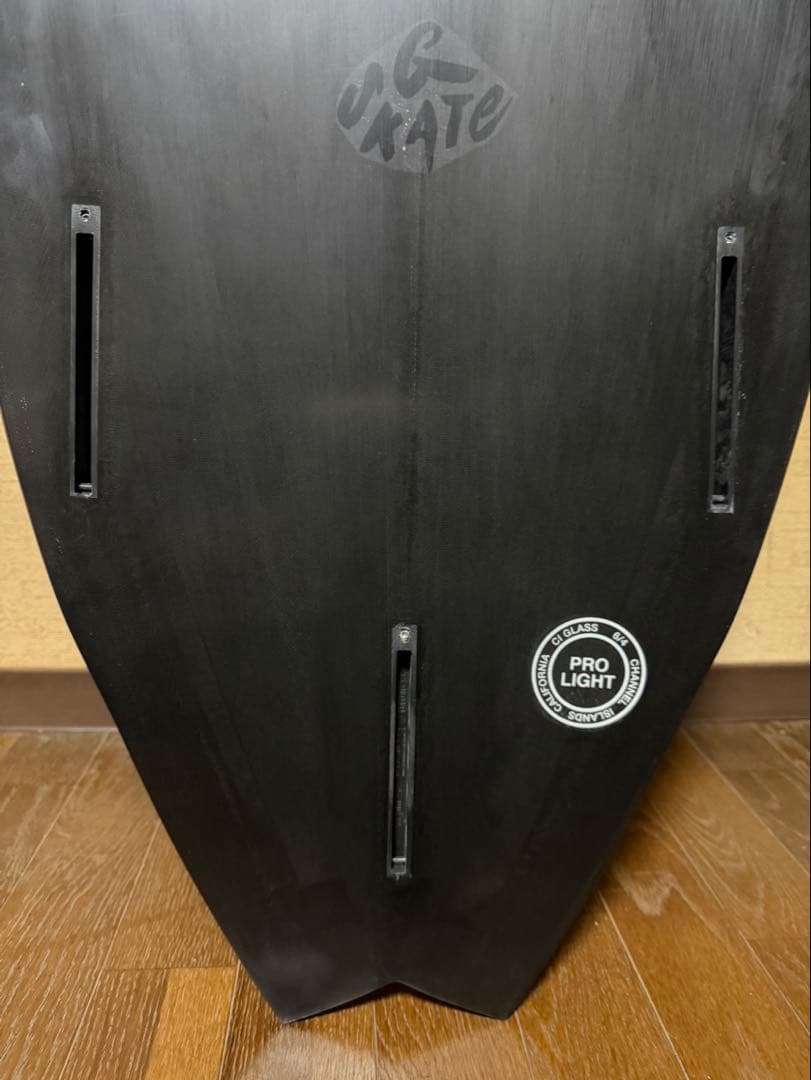 ブラックショートボード Futuresフィンシステム