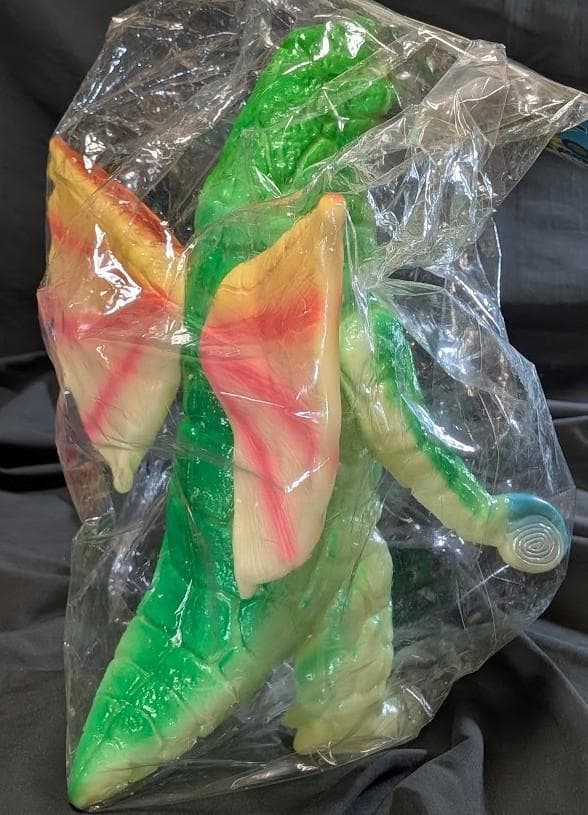 ジャイアント ドラコ「ウルトラマン」怪獣（ブルマァク復刻）蓄光版ソフビフィギュア