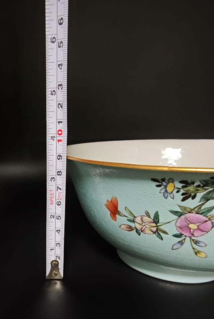 大清乾隆年製　天藍釉暗刻四季花紋霊芝吉祥紋碗(E-13)