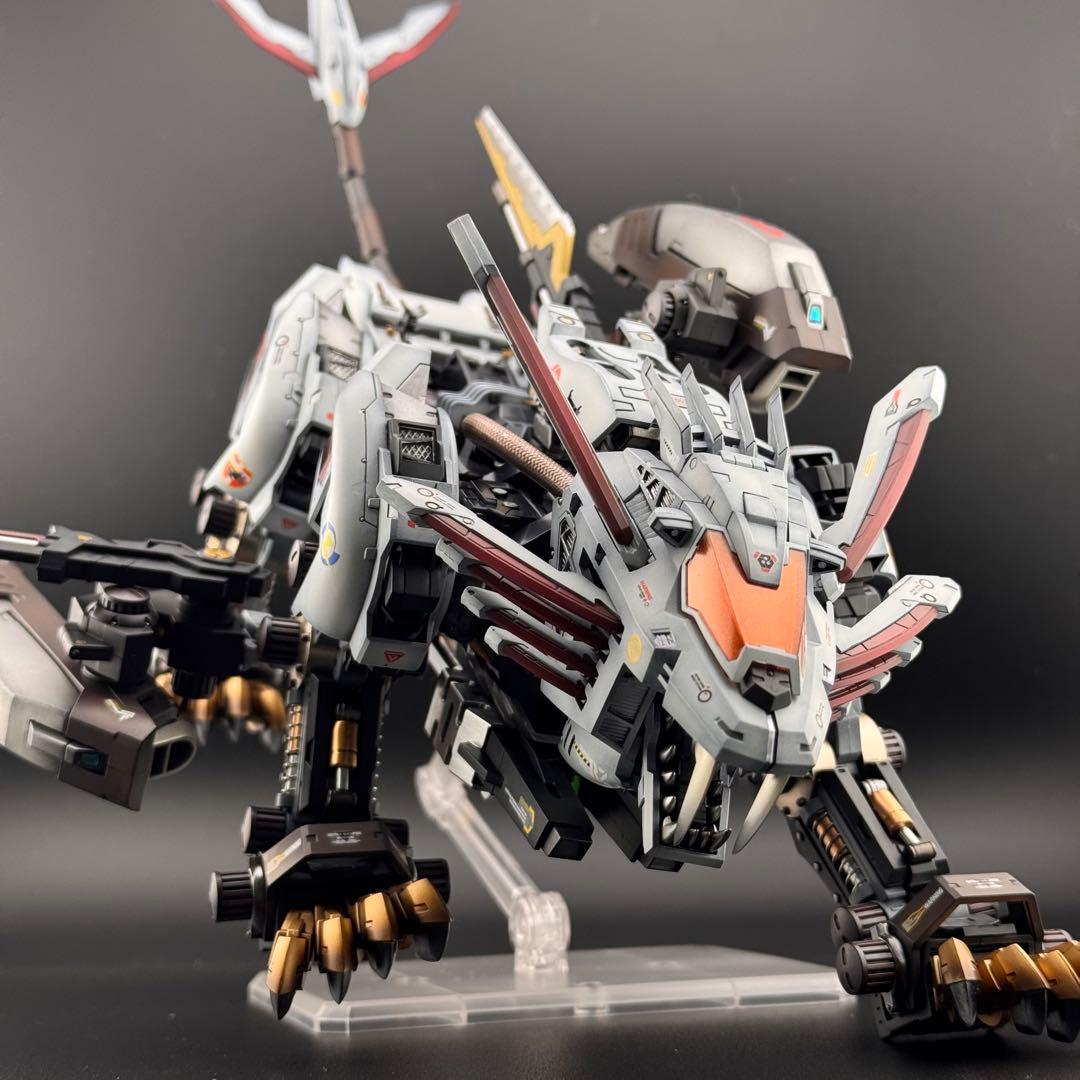 コトブキヤ ゾイド HMM ブレードライガー 全塗装 完成品