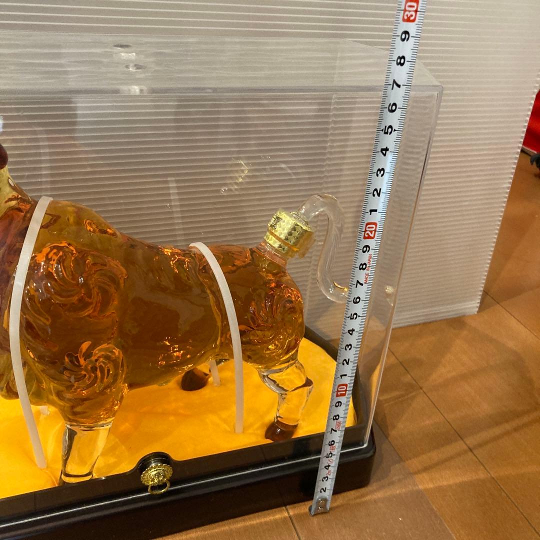 牛型ブランデー ボトル ケース付き