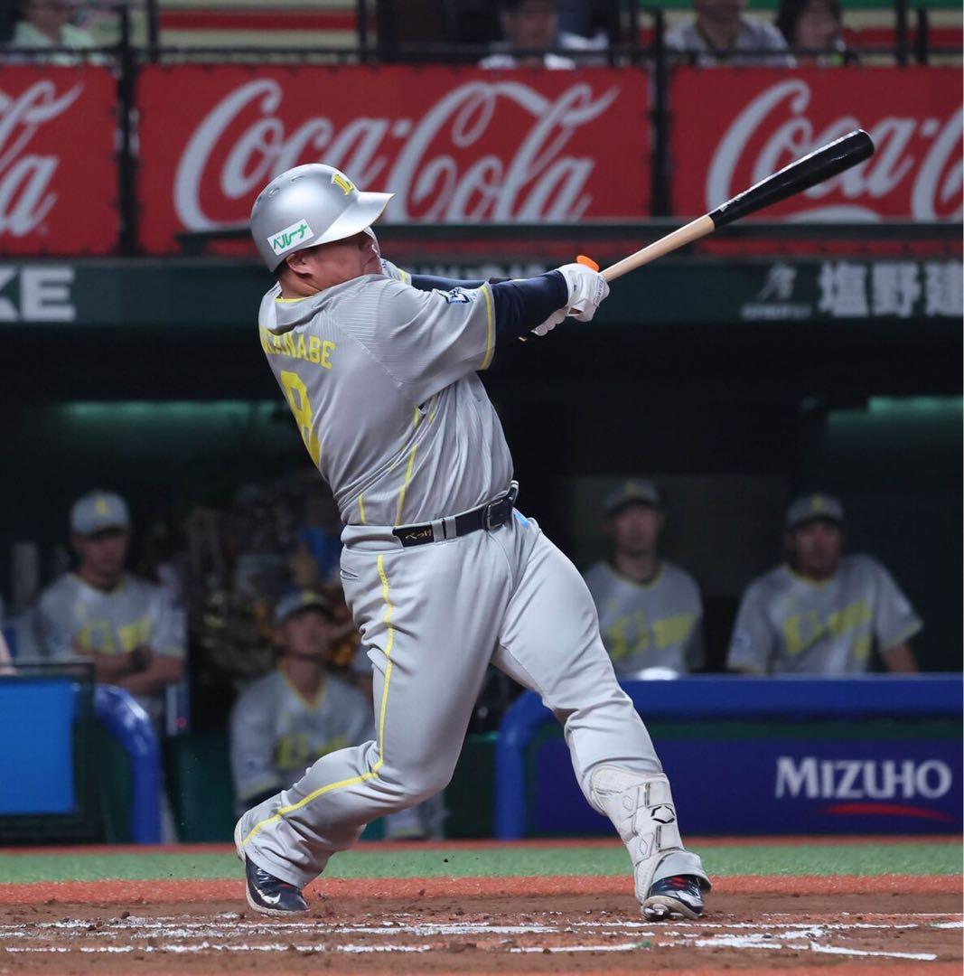 埼玉西武ライオンズ 渡部健人 実使用 Laview ユニフォーム 直筆サイン入り