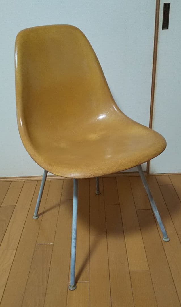 イームズチェア イエロープラスチックシェルチェア