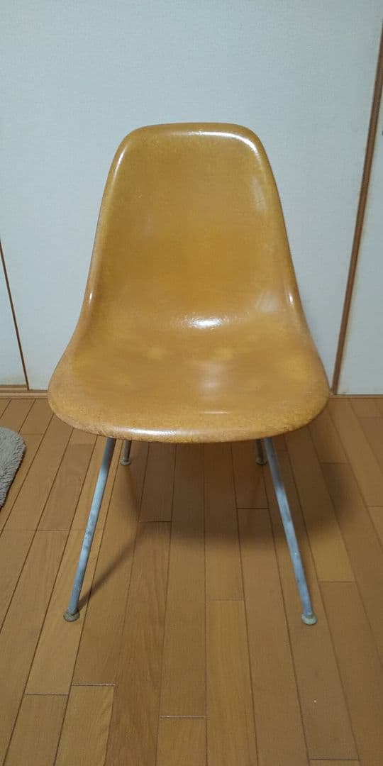 イームズチェア イエロープラスチックシェルチェア