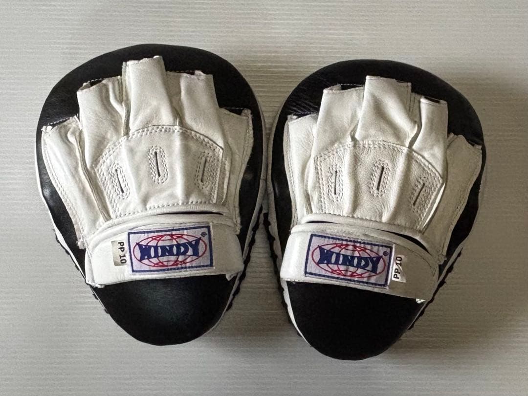 WINDY ウィンディ パンチングミット ホワイト/ブラック PP10