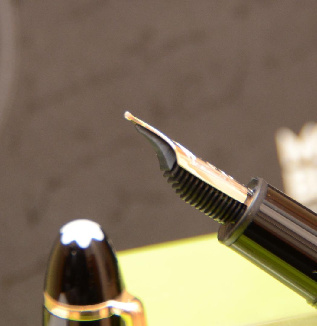 ほぼ未使用モンブラン万年筆146ケース取扱説明書保証書等付き 149限定ファンに