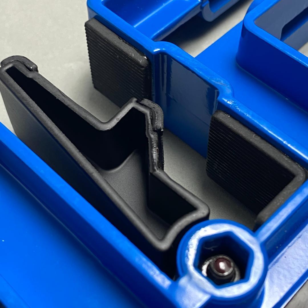 スノーボード、スキー用バイス （金属製スノボバイス）