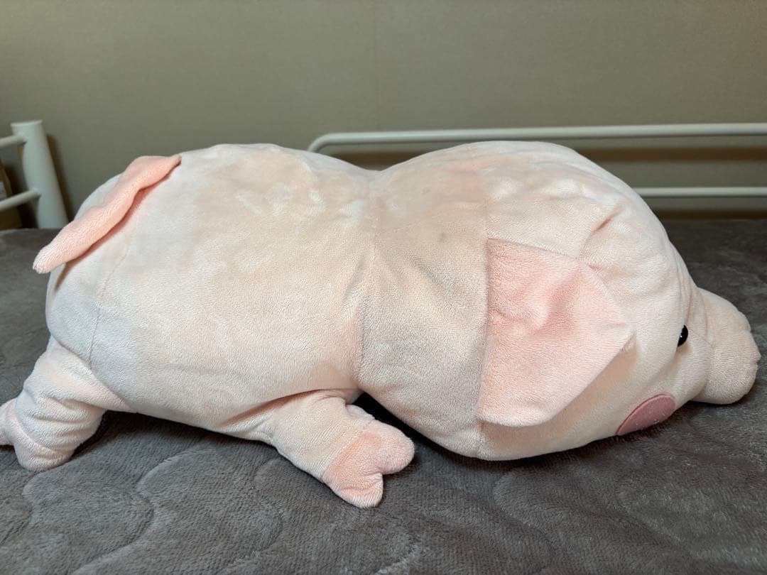 ピンクのぶたのぬいぐるみ