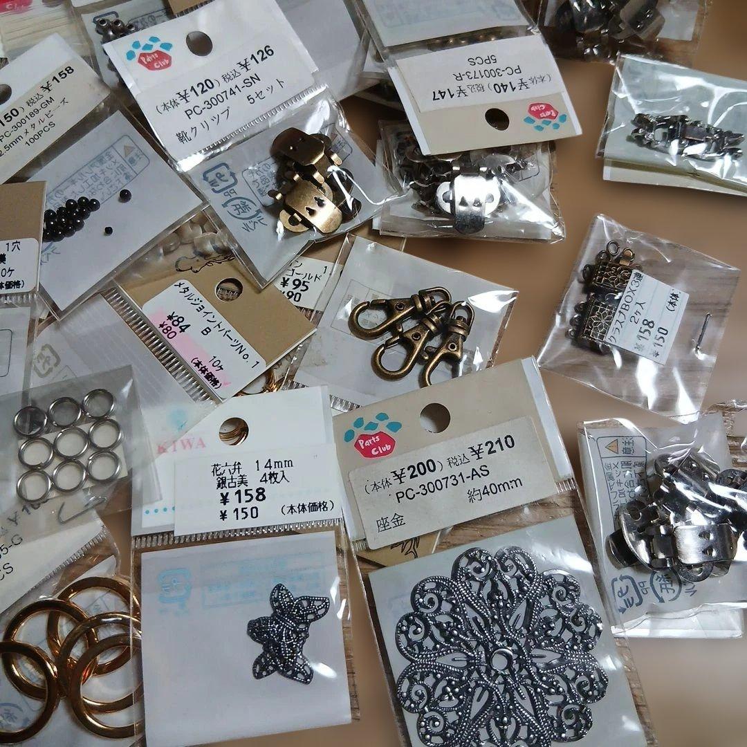 1番。 まとめて付属品。