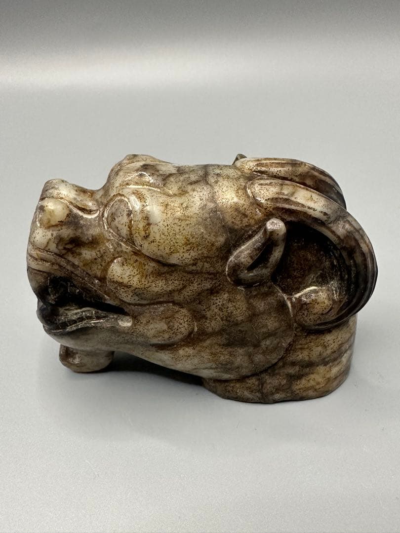 中国古美術　古玉文化　紅山文化　玉龍头 祭祀器　美品　磁石に反応あり　手彫り