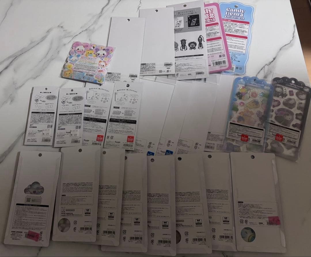 シールまとめ売り　ボンボンドロップ正規品・サンリオetc..24枚