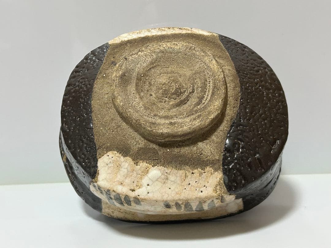 江戸時代頃　黒織部　花文　沓茶碗　箱付　茶道具　古陶