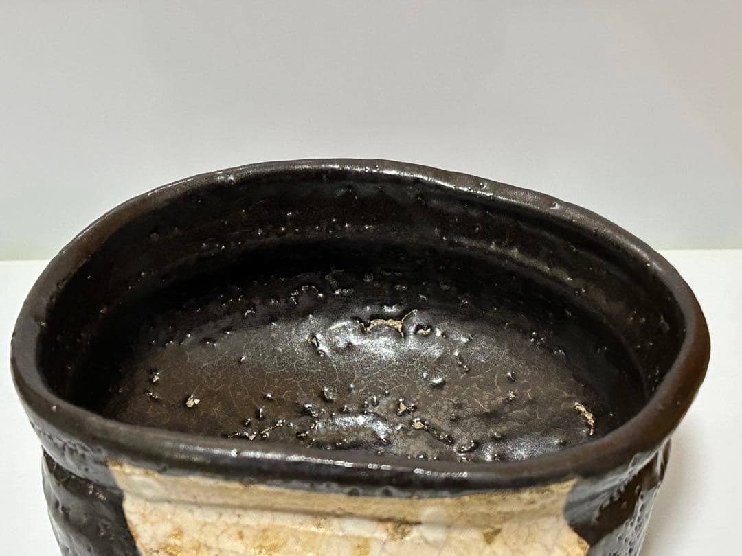 江戸時代頃　黒織部　花文　沓茶碗　箱付　茶道具　古陶