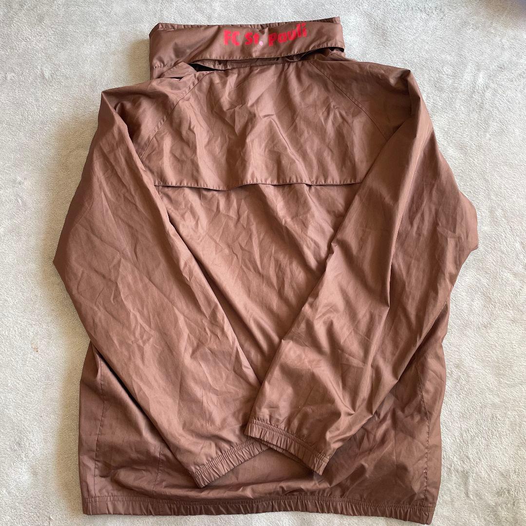 ザンクトパウリ　ウインドブレーカー