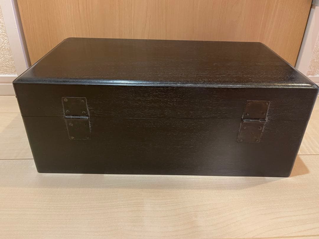 鑲箱擺件 高級感のある黒い木製の置物箱