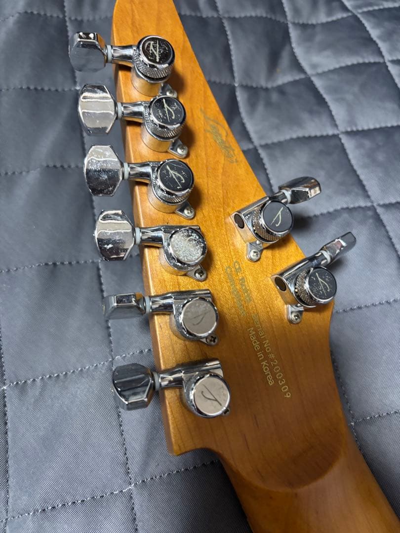 レガター　Legator 8弦　ギター