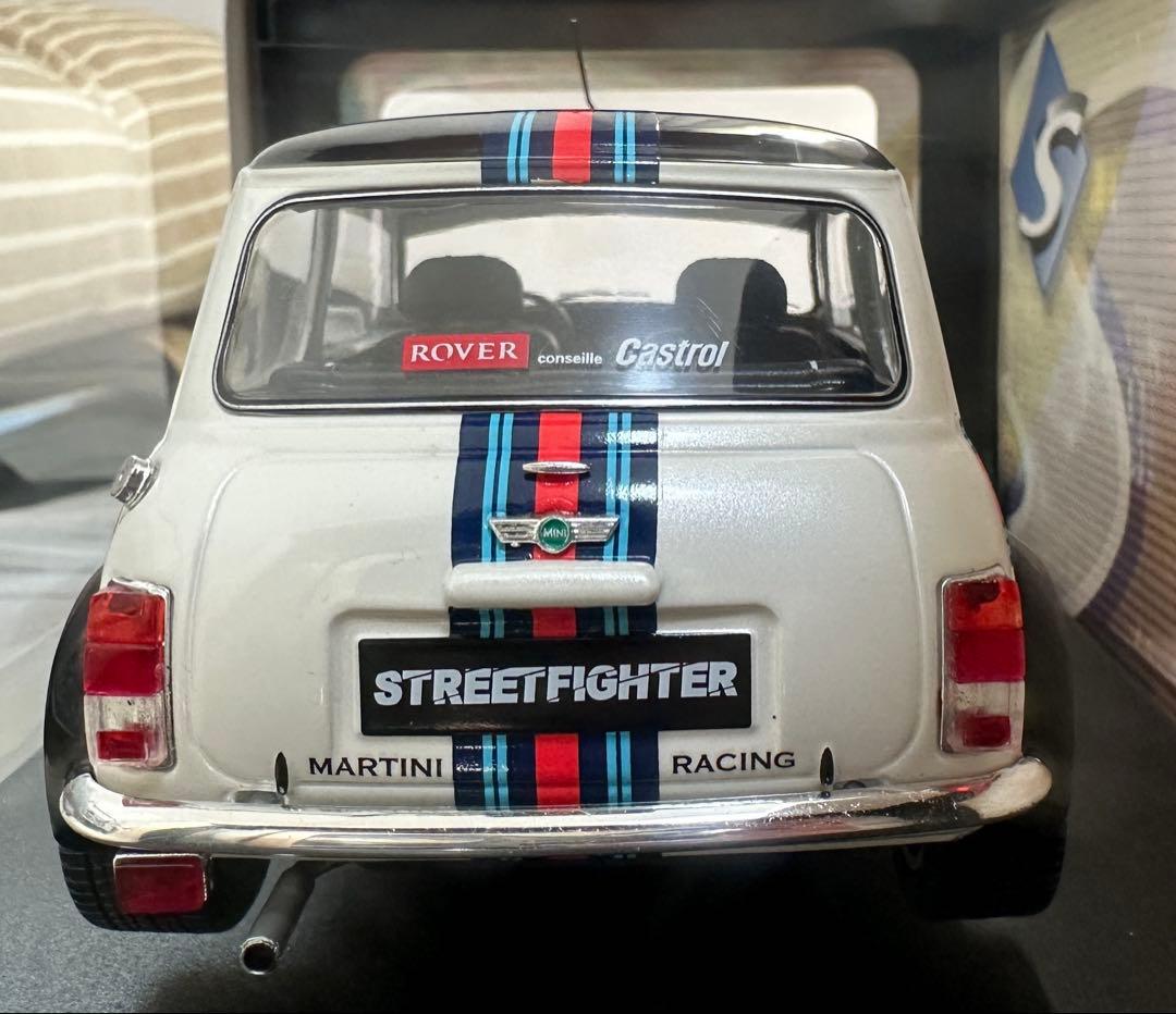 ミニカー SOLIDOMARTINIRACING STREETFIGHTER 1/18