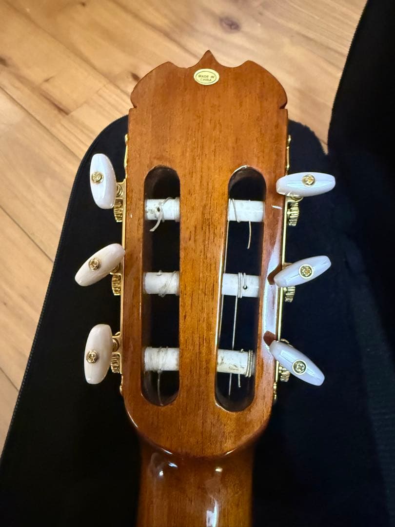 【美品】松岡良治 MC-70SNA クラシックギター セミHケース付