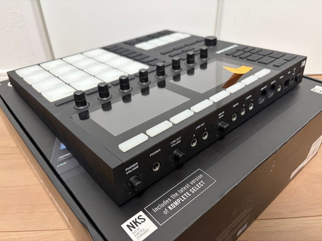 ①Native Instruments MASCHINE Mk3 ライセンス有