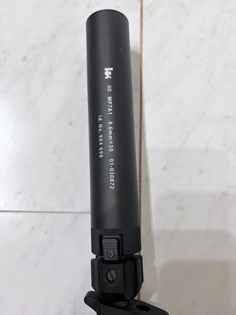 ガス　MP7A1 マガジン2本　サプレッサー