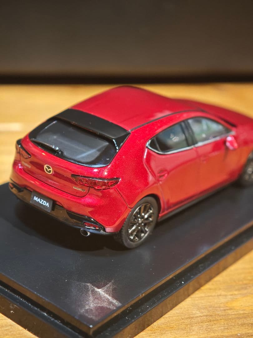 Mazda 3 スケールモデルカー レッド ファストバック