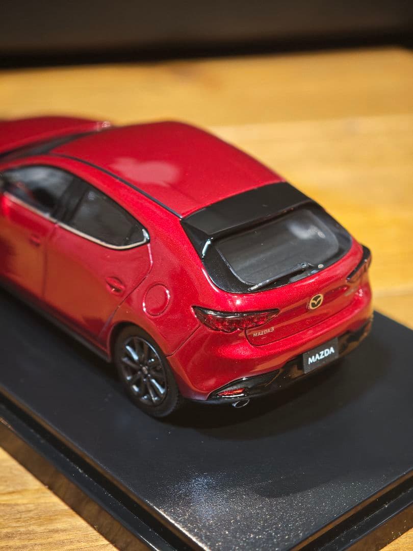 Mazda 3 スケールモデルカー レッド ファストバック