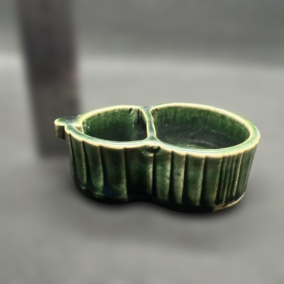 陶磁器　緑釉瓢型水滴　三支釘後あり　文房具　書道　時代品　東洋瓷器　中国美術