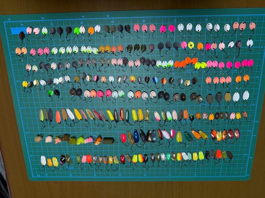 トラウト用ルアー約250個セット　ロブルアーバベル　スイッチバック　ドーナなど