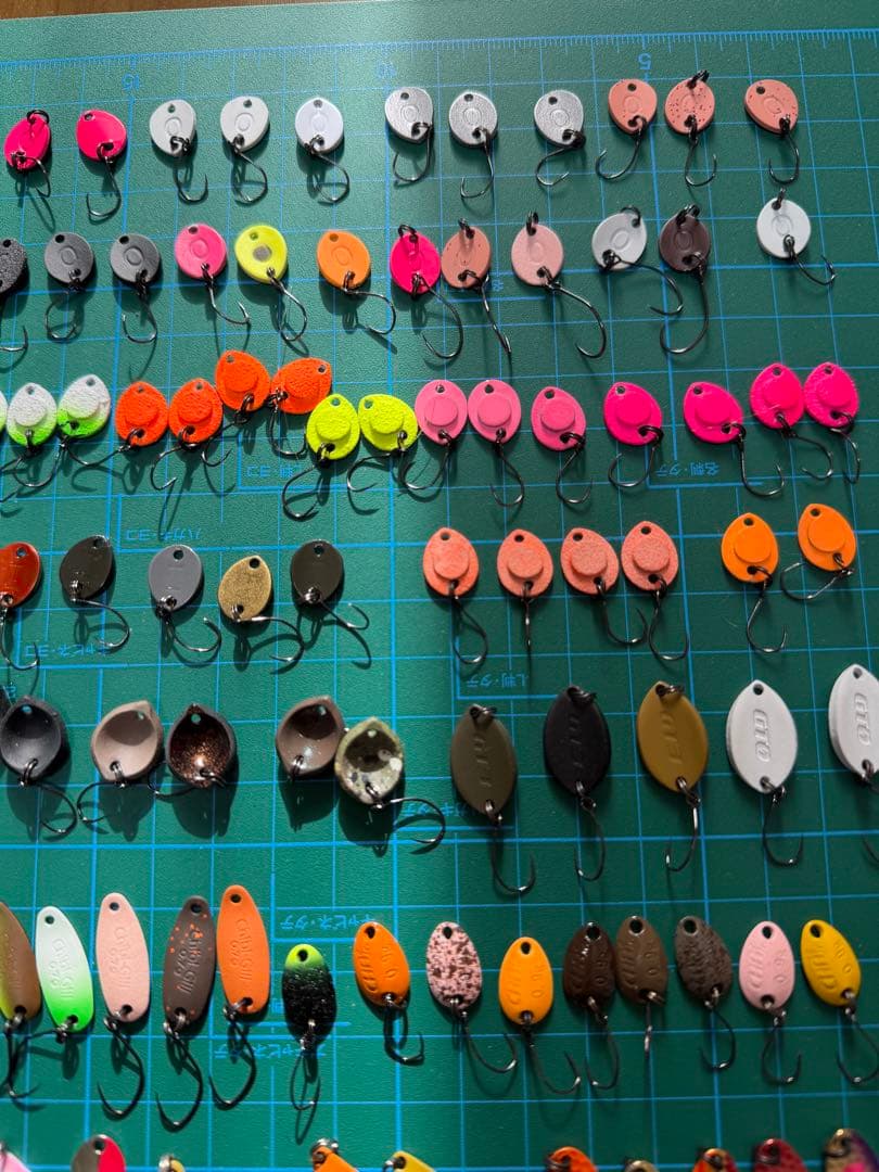 トラウト用ルアー約250個セット　ロブルアーバベル　スイッチバック　ドーナなど