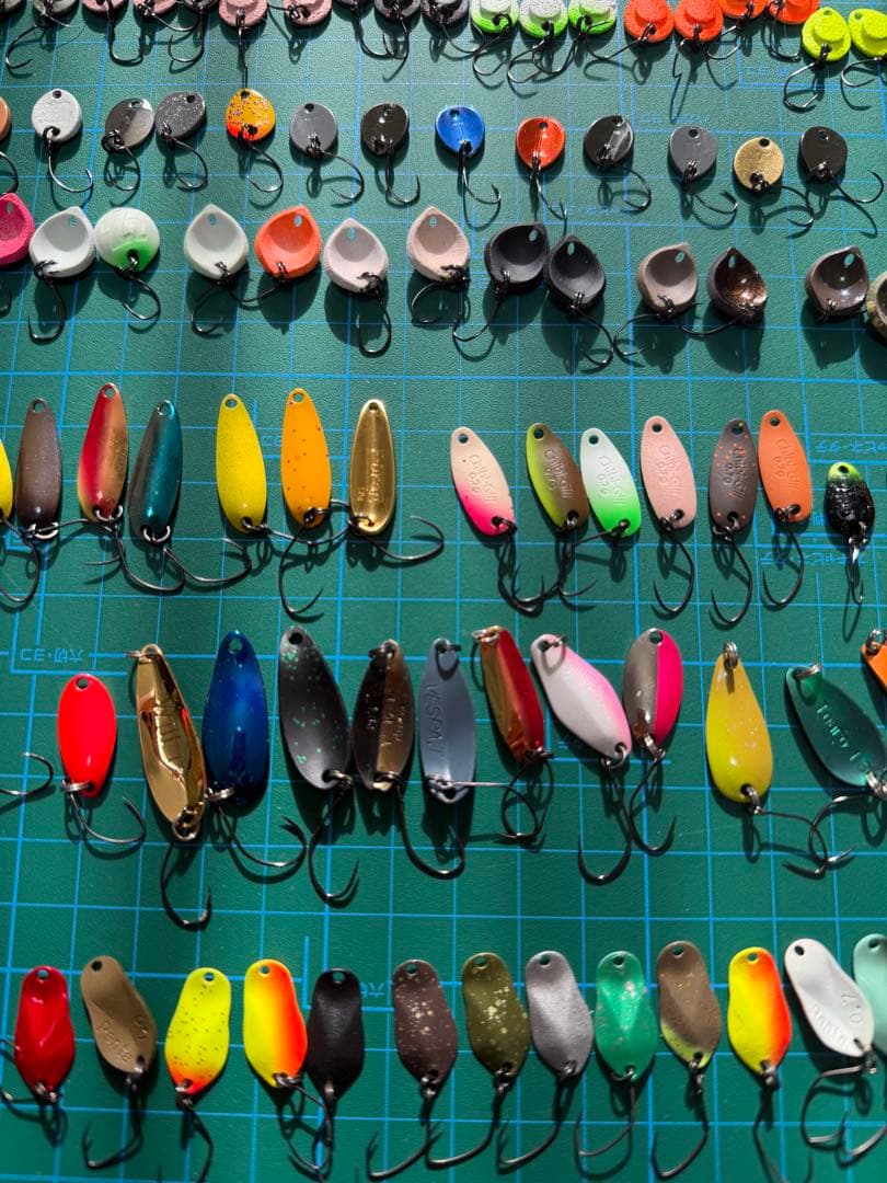 トラウト用ルアー約250個セット　ロブルアーバベル　スイッチバック　ドーナなど