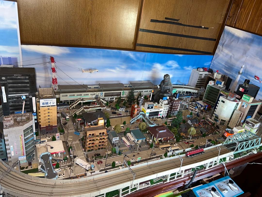 都市風景模型 ジオラマ　　ゴジラ　鉄道　Nゲージ