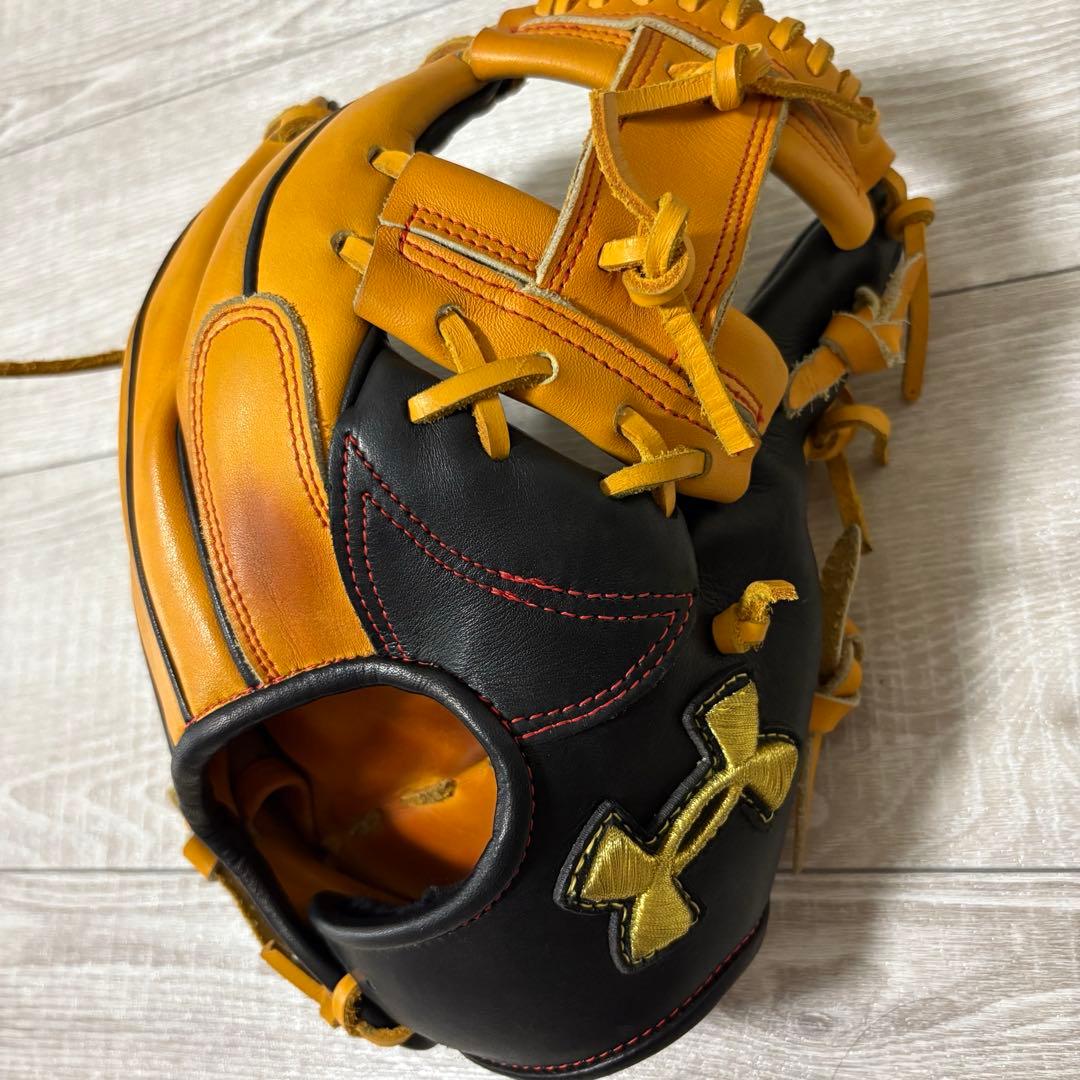 一般　軟式　グローブ　アンダーアーマー　内野