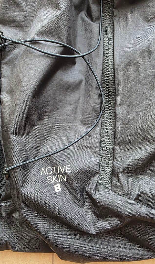 SALOMON ACTIVE SKIN 8 ブラック フラスク2本付き(未使用)