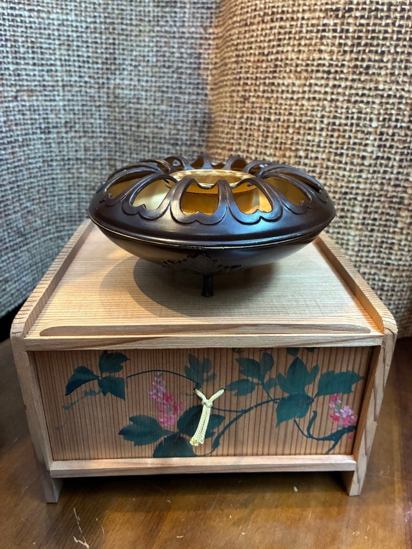 香炉　金属製(磁石つかない) 手彩色ケース付　線香立て　仏具　茶道具